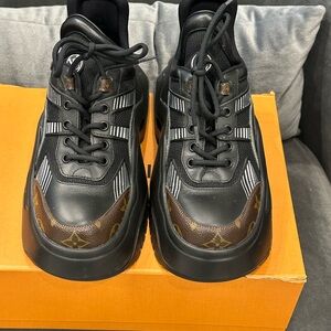 Louis Vuitton LV Archlight 2.0 platform sneaker sz 38